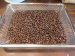 コーヒー生豆はオーブンで焙煎しています